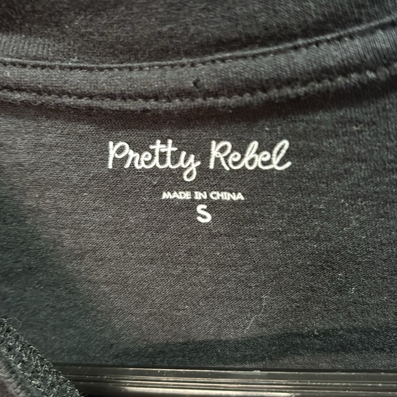 Graphic Black Tee with Colorful Print - Picture 6 of 9